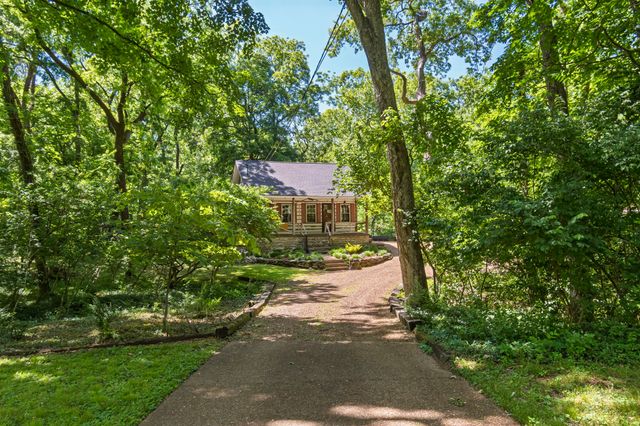 4425 Brush Hill Rd, Nashville, TN 37216