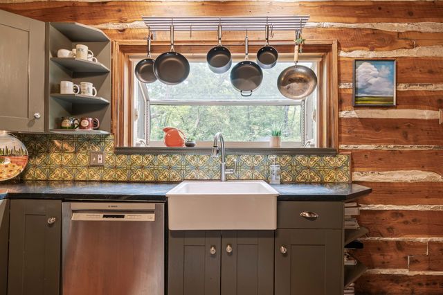 4425 Brush Hill Rd, Nashville, TN 37216