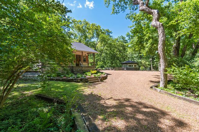 4425 Brush Hill Rd, Nashville, TN 37216