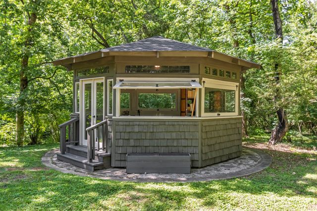 4425 Brush Hill Rd, Nashville, TN 37216