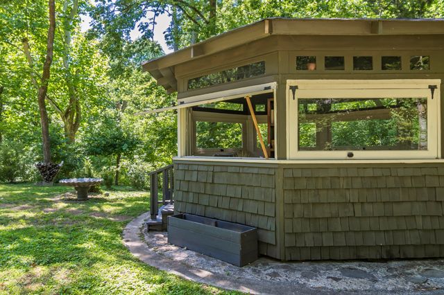 4425 Brush Hill Rd, Nashville, TN 37216