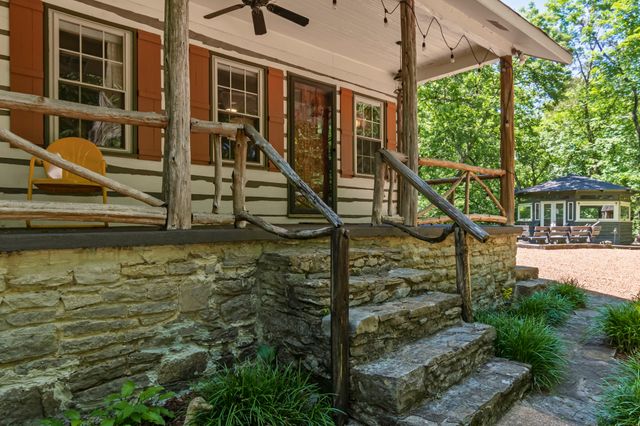4425 Brush Hill Rd, Nashville, TN 37216