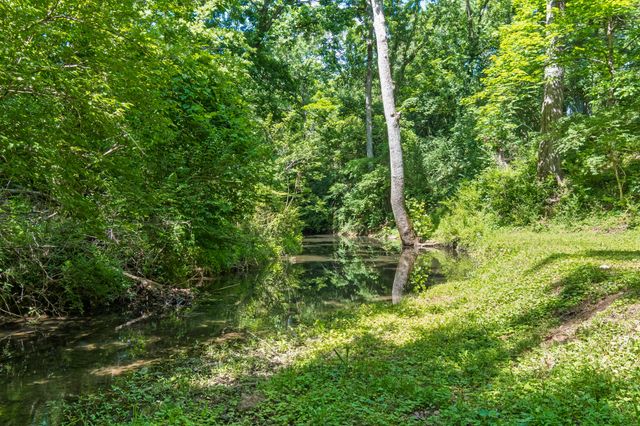 4425 Brush Hill Rd, Nashville, TN 37216