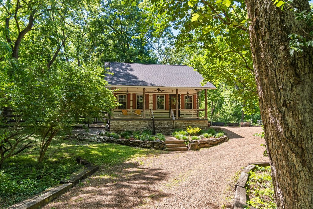 4425 Brush Hill Rd, Nashville, TN 37216