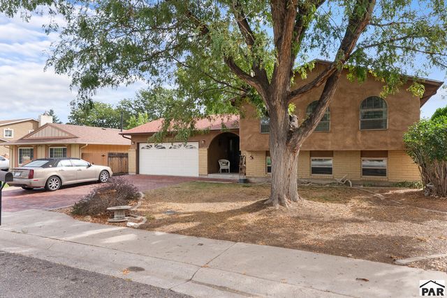 2206 Cartier Dr, Pueblo, CO 81005