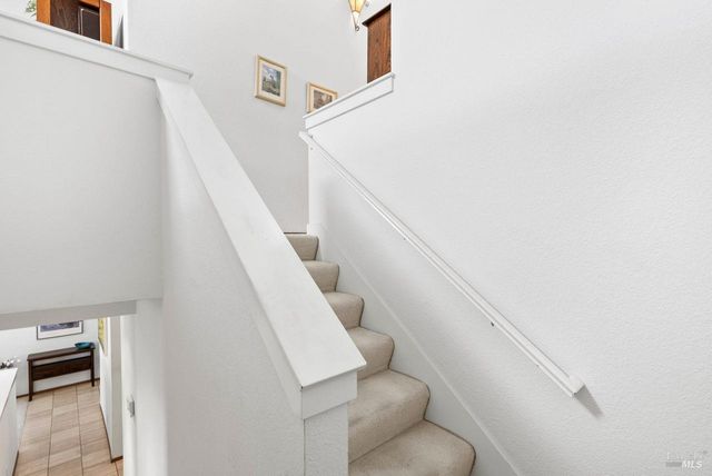 186 Red Hawk Rd, Novato, CA 94949