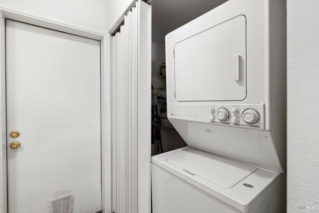 186 Red Hawk Rd, Novato, CA 94949