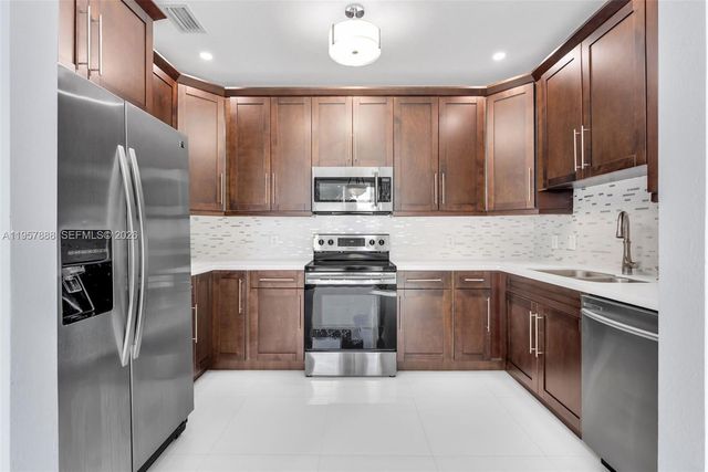 15601 SW 40th St 263, Miramar, FL 33027