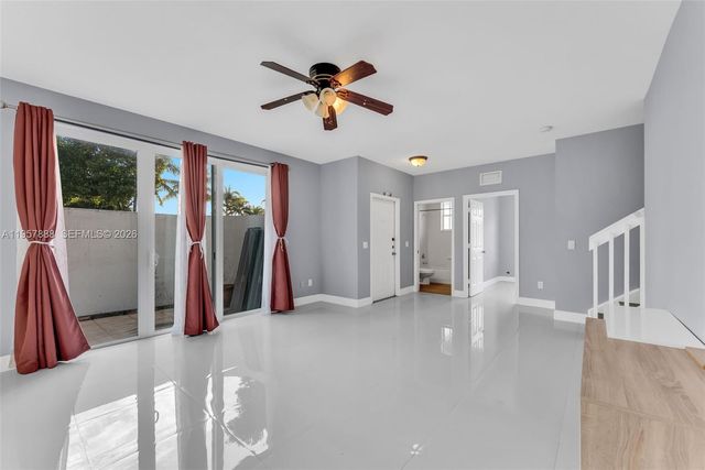 15601 SW 40th St 263, Miramar, FL 33027