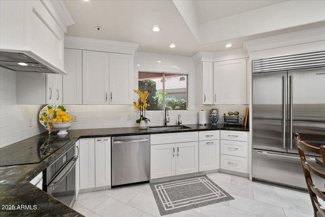 7799 E OAKSHORE Drive, Scottsdale, AZ 85258