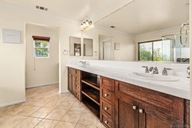 10562 Aspen Gln, Escondido, CA 92026