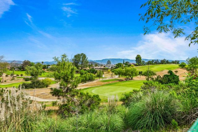 10562 Aspen Gln, Escondido, CA 92026