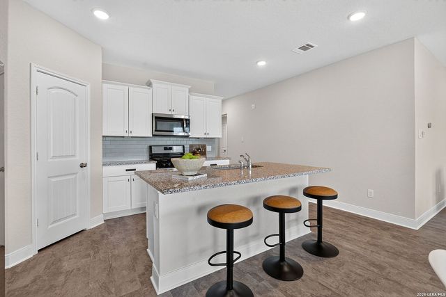 1449 Parkwood, Seguin, TX 78155