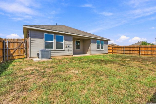 1449 Parkwood, Seguin, TX 78155