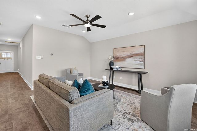 1449 Parkwood, Seguin, TX 78155