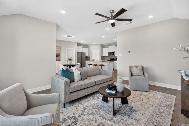 1449 Parkwood, Seguin, TX 78155