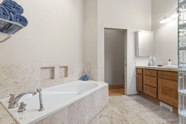 1423 Whisperwood Court SE, Bolivia, NC 28422