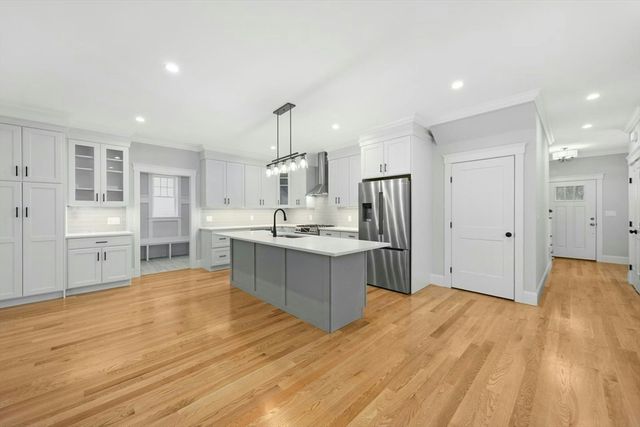 9 Gaskins Ln, Ayer, MA 01432