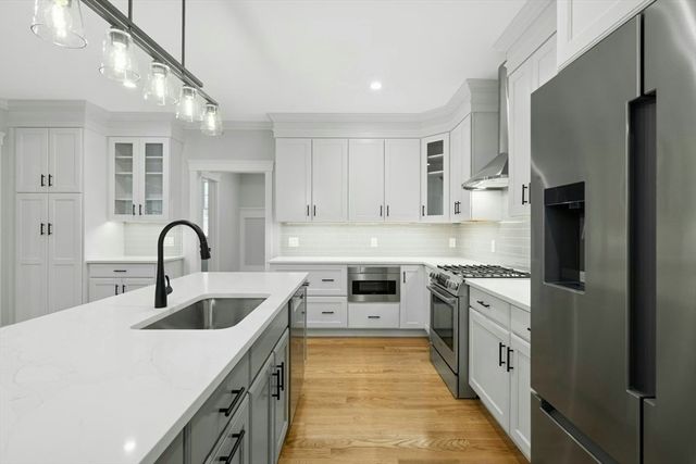 9 Gaskins Ln, Ayer, MA 01432