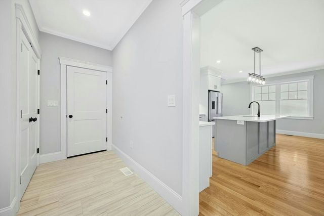 9 Gaskins Ln, Ayer, MA 01432