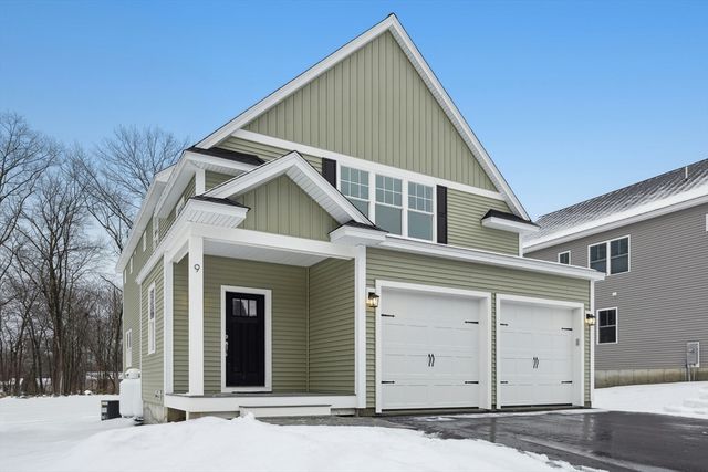 9 Gaskins Ln, Ayer, MA 01432