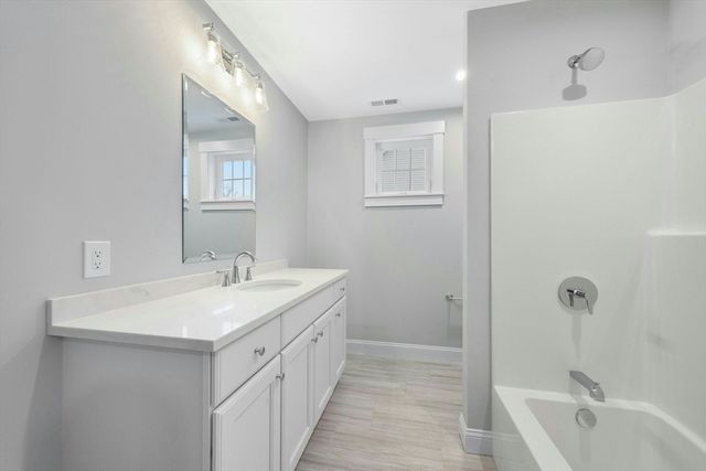 9 Gaskins Ln, Ayer, MA 01432