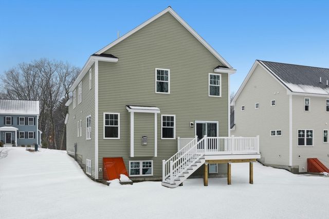 9 Gaskins Ln, Ayer, MA 01432