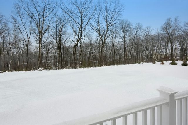 9 Gaskins Ln, Ayer, MA 01432