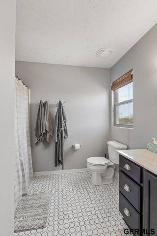 6022 S 193Rd Avenue, Omaha, NE 68135