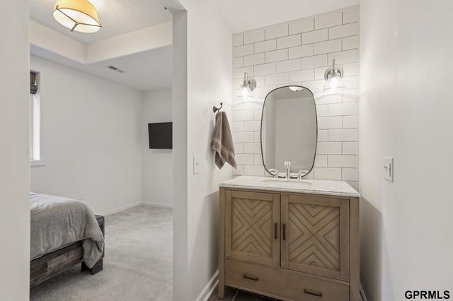 6022 S 193Rd Avenue, Omaha, NE 68135