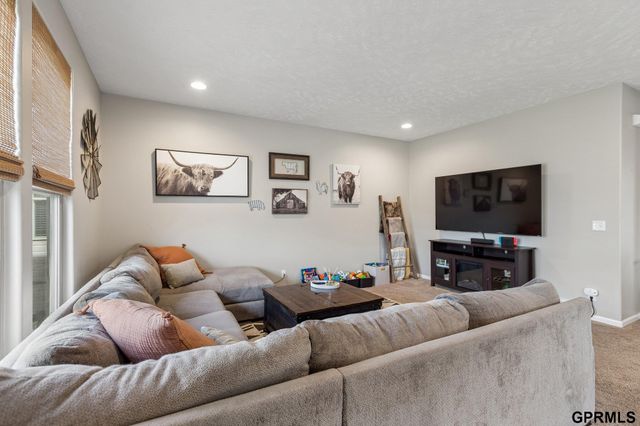 6022 S 193Rd Avenue, Omaha, NE 68135