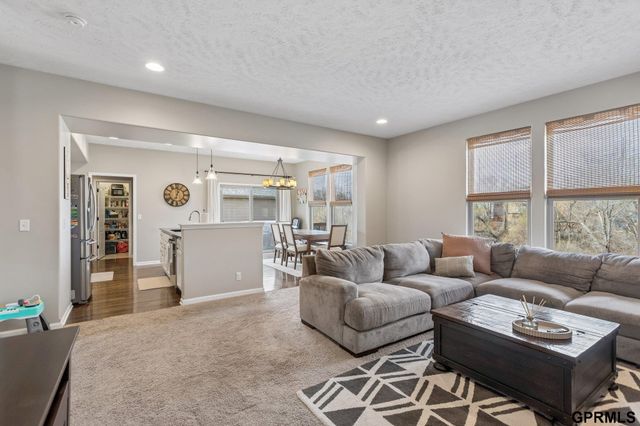 6022 S 193Rd Avenue, Omaha, NE 68135