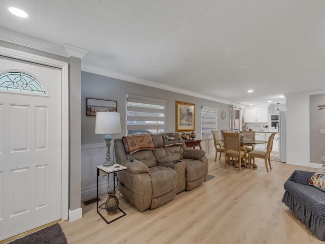 309 NE Pinelake Village Boulevard, Jensen Beach, FL 34957