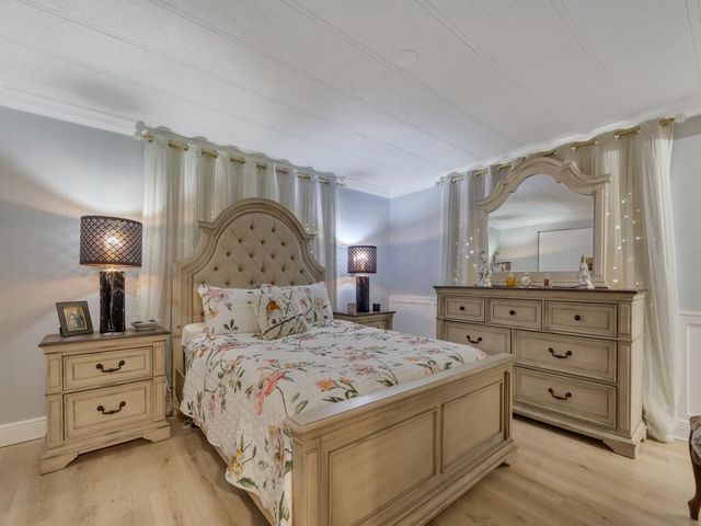 309 NE Pinelake Village Boulevard, Jensen Beach, FL 34957