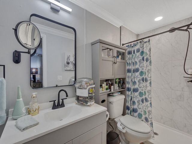 309 NE Pinelake Village Boulevard, Jensen Beach, FL 34957