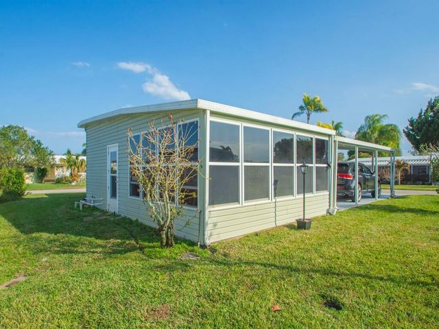 309 NE Pinelake Village Boulevard, Jensen Beach, FL 34957