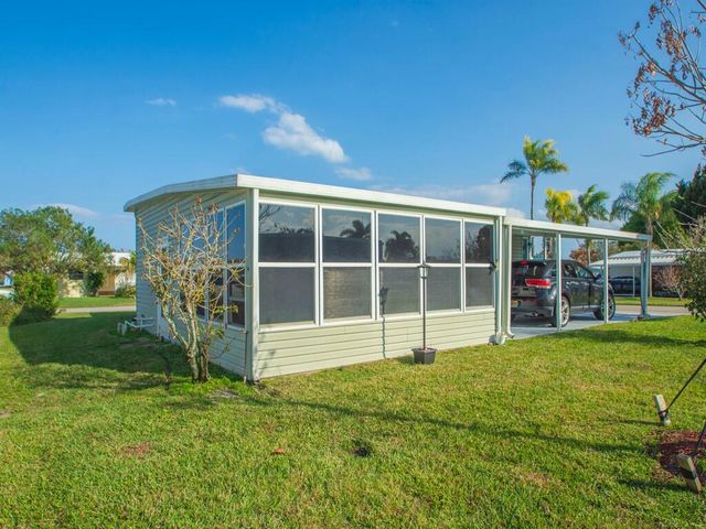 309 NE Pinelake Village Boulevard, Jensen Beach, FL 34957
