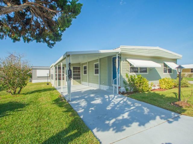309 NE Pinelake Village Boulevard, Jensen Beach, FL 34957