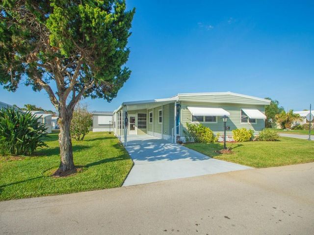 309 NE Pinelake Village Boulevard, Jensen Beach, FL 34957