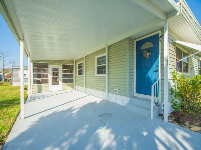309 NE Pinelake Village Boulevard, Jensen Beach, FL 34957
