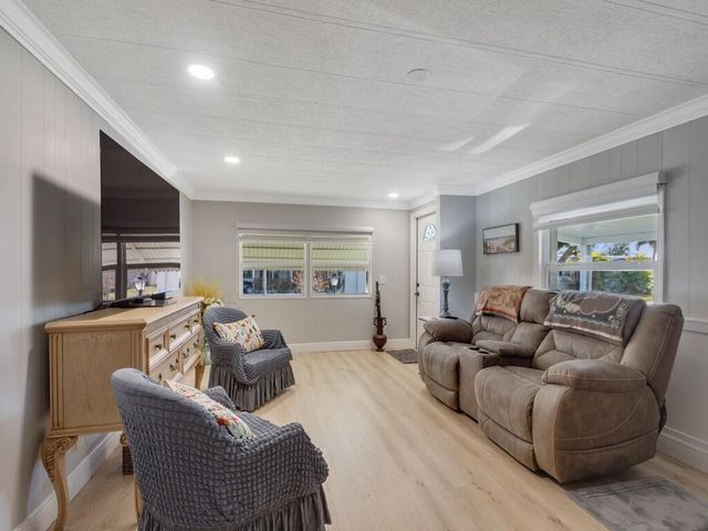 309 NE Pinelake Village Boulevard, Jensen Beach, FL 34957