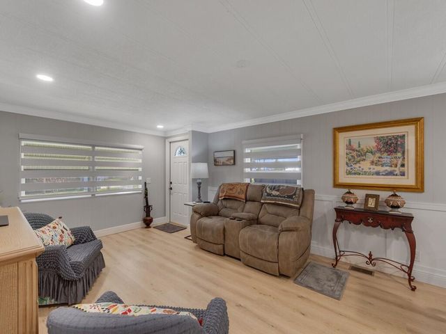 309 NE Pinelake Village Boulevard, Jensen Beach, FL 34957