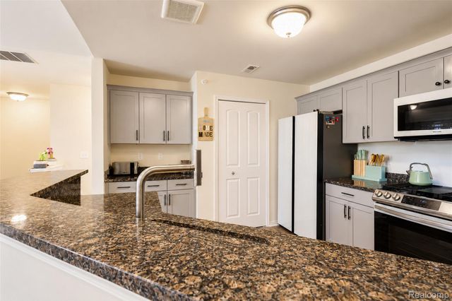 45806 Aragon Lane, Canton Charter Township, MI 48187