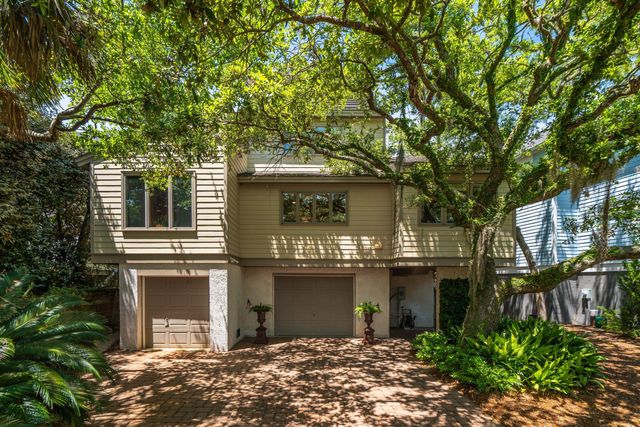12 Marsh Island Lane, Isle Of Palms, SC 29451