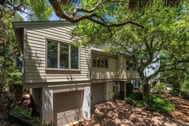 12 Marsh Island Lane, Isle Of Palms, SC 29451
