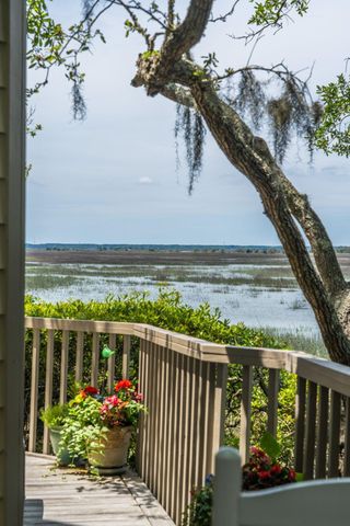 12 Marsh Island Lane, Isle Of Palms, SC 29451