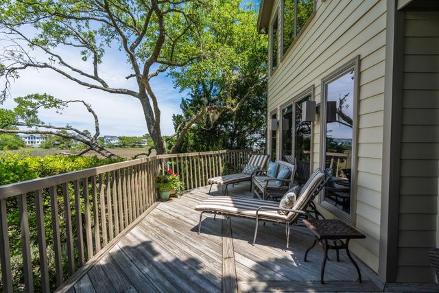 12 Marsh Island Lane, Isle Of Palms, SC 29451
