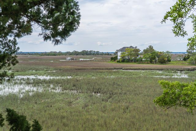 12 Marsh Island Lane, Isle Of Palms, SC 29451