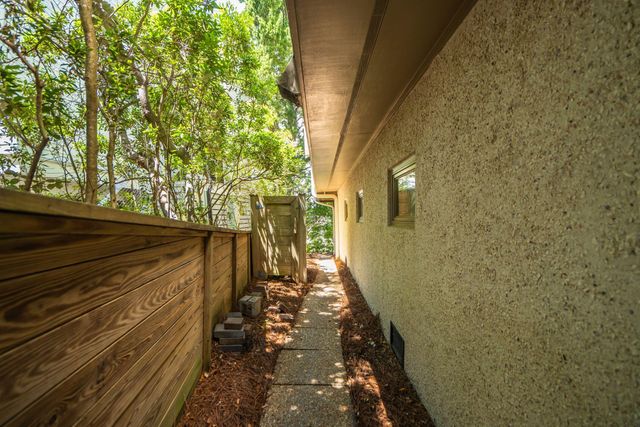 12 Marsh Island Lane, Isle Of Palms, SC 29451