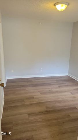 1110 Carlton Avenue 204, Raleigh, NC 27606